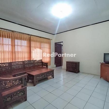 Pertiwi Village Redpartner Paragajen Экстерьер фото