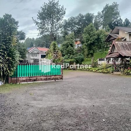 Pertiwi Village Redpartner Paragajen Экстерьер фото