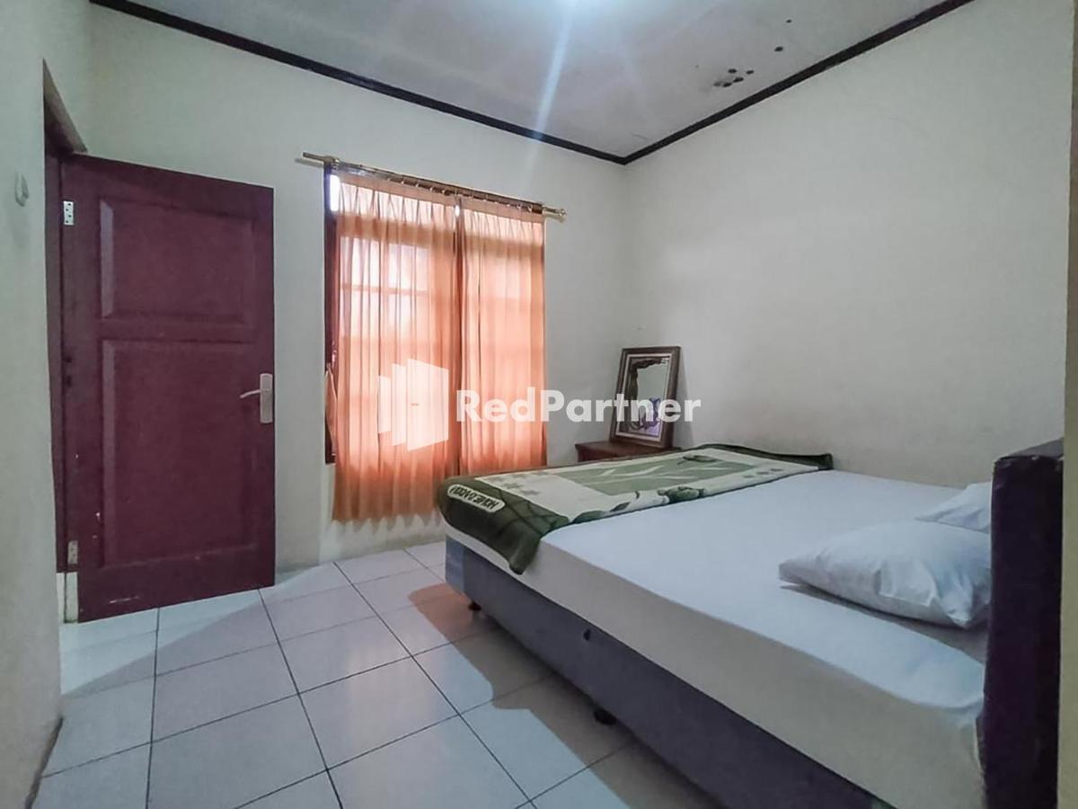 Pertiwi Village Redpartner Paragajen Экстерьер фото